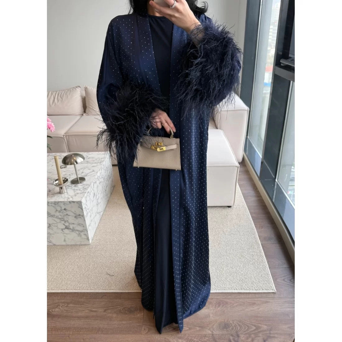 Kimono mit Glitzer und Federärmeln