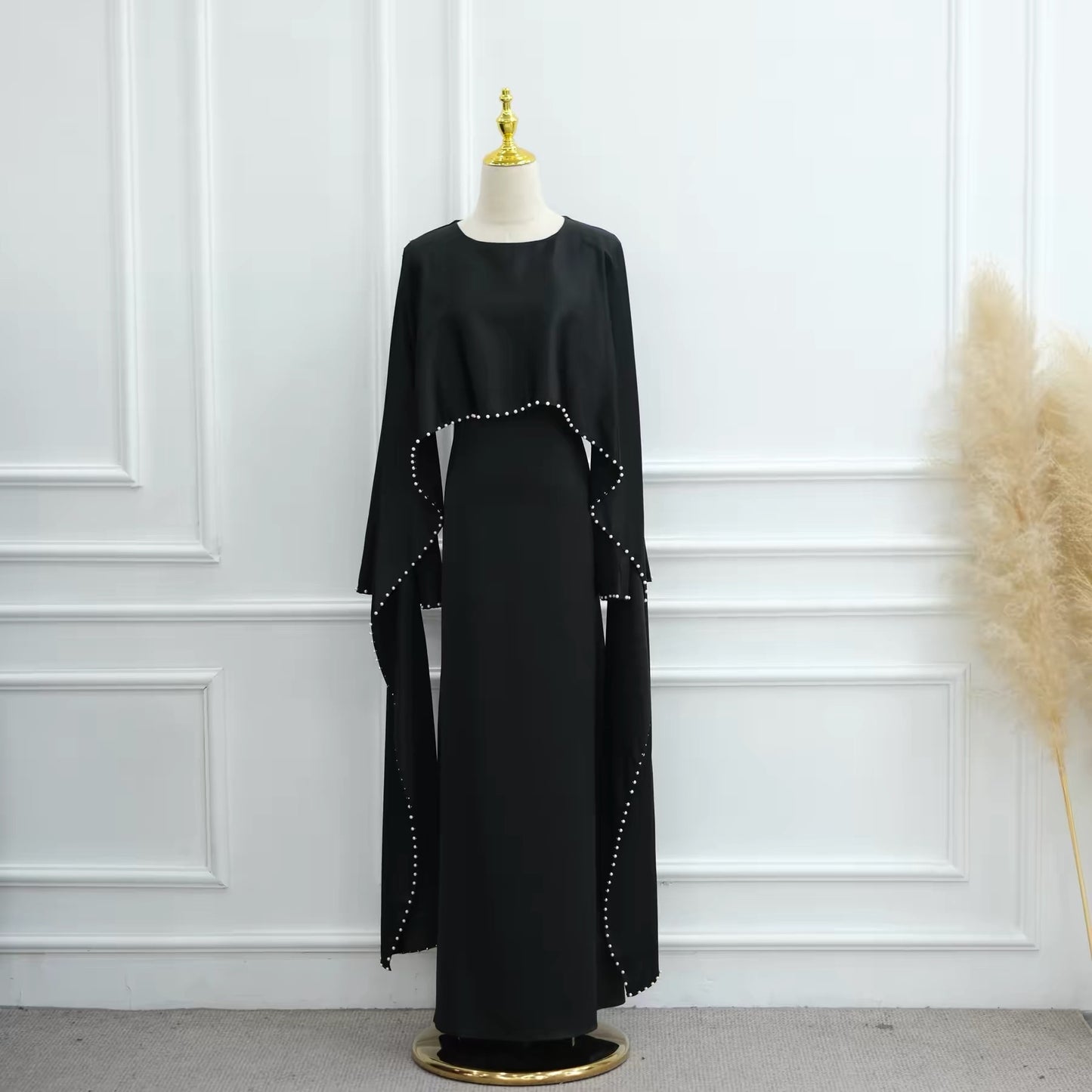 Abaya mit Perlenbesatz