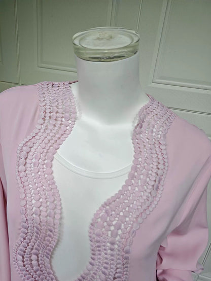 Eleganter Kimono mit Verziehrung